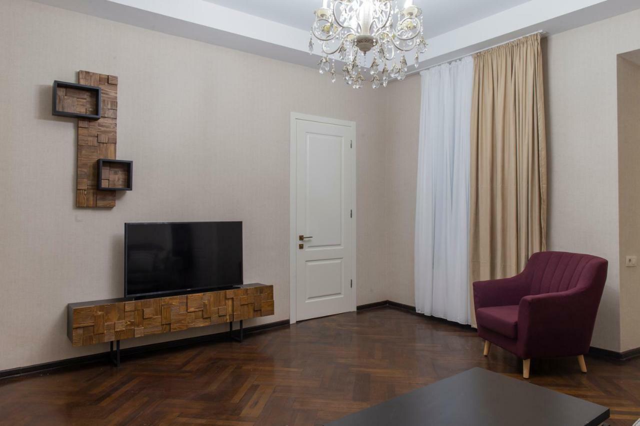 Golden Nugget Apartment Tbilisi Esterno foto