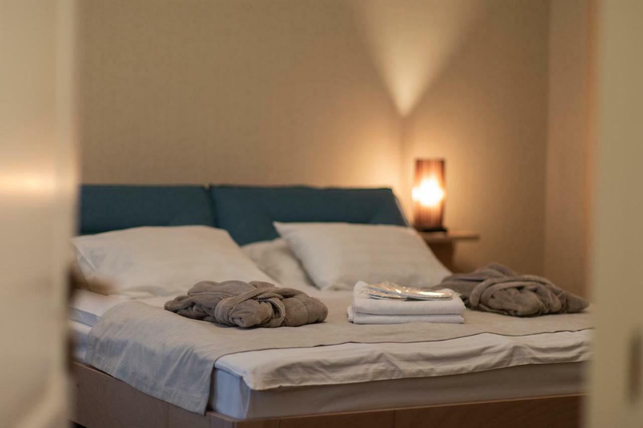 Golden Nugget Apartment Tbilisi Esterno foto