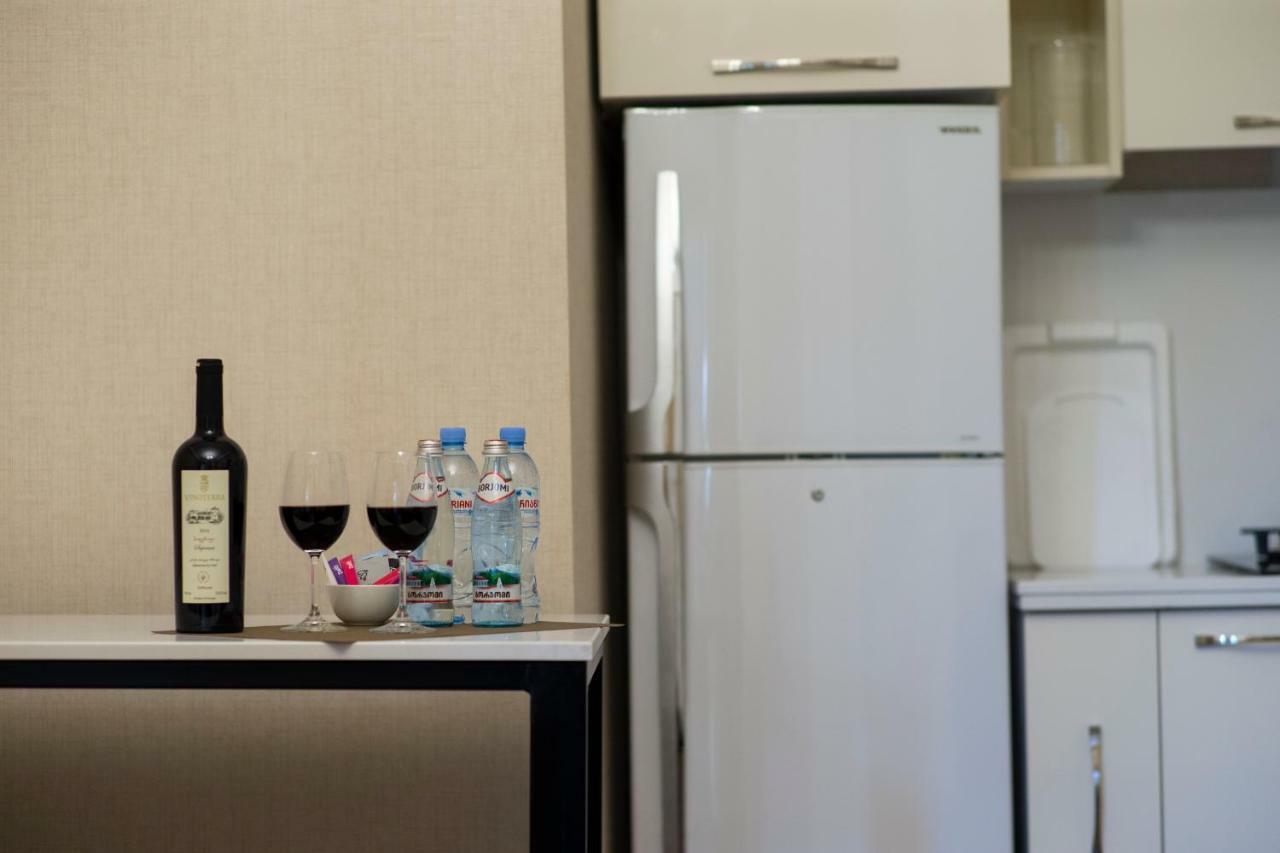Golden Nugget Apartment Tbilisi Esterno foto