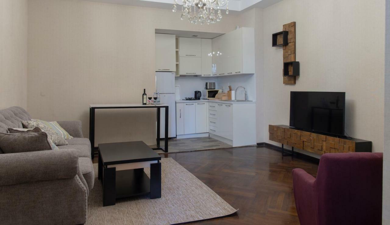 Golden Nugget Apartment Tbilisi Esterno foto
