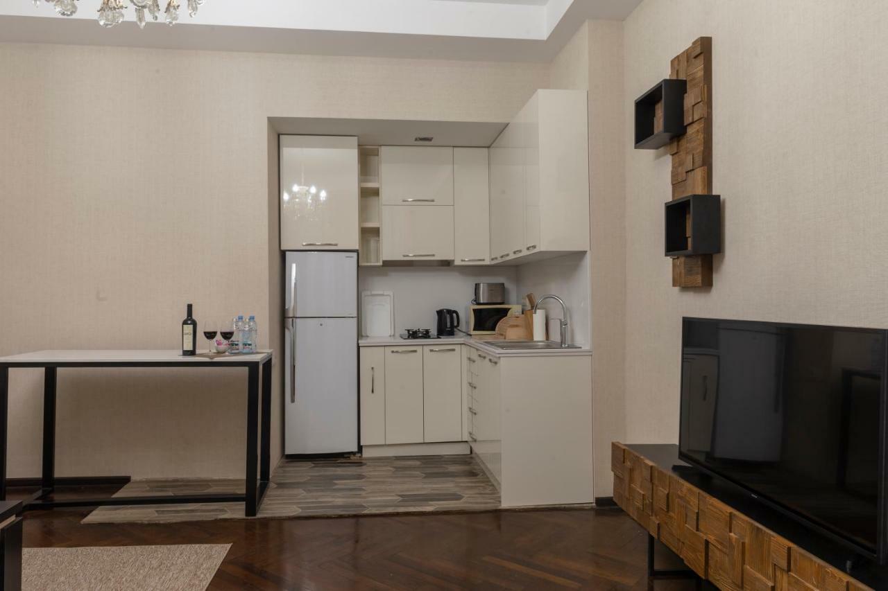 Golden Nugget Apartment Tbilisi Esterno foto